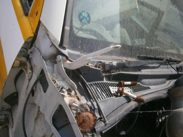 Решетка под лобовое стекло Тойота Хайлюкс Сурф в Ишимбае 29488